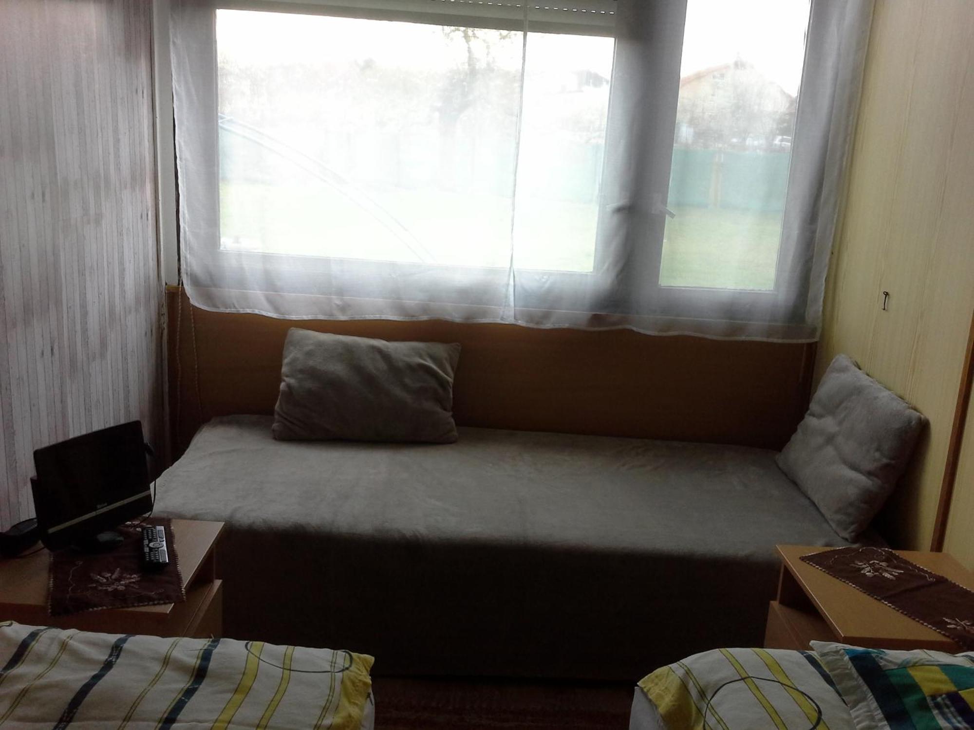 Utulny Privat Apartment Velky Meder Exterior photo